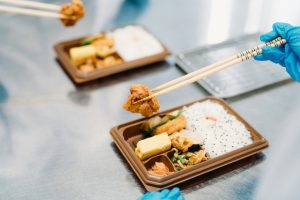 お弁当の調理工場